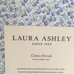 💜 Laura Ashley twin sheet set. Cotton percale. New!